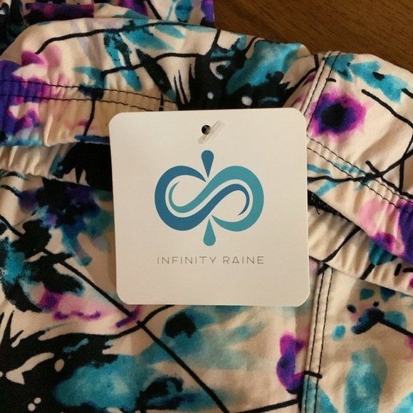 BUNDLE OF 4 Pairs of Floral and Paisley Leggings Size M NWT gifted - Picture 7 of 14